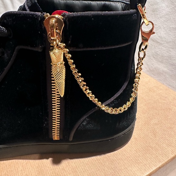 🚫🚫🚫🚫SOLD🚫🚫🚫🚫Christian Louboutin Louis the Lips - Colour Black/Gold - Picture 5 of 9